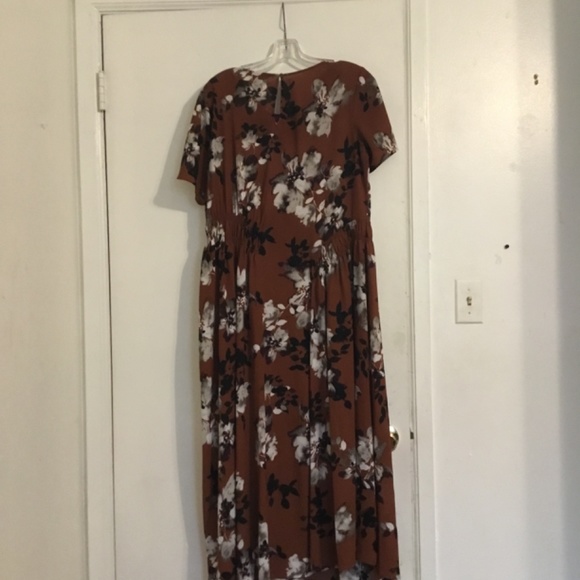 Vera Wang dress! - Picture 2 of 2